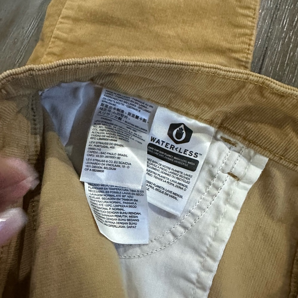 Levi’s Button-Fly  Corduroy Pants - Picture 8 of 12